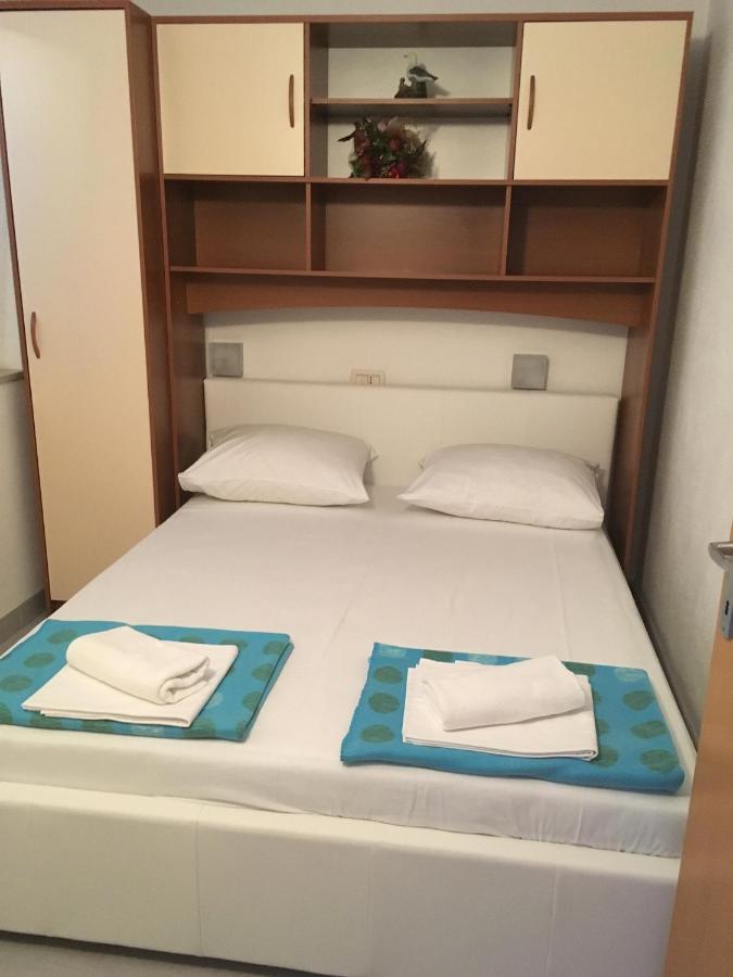 Apartments By The Sea Promajna, Makarska - 2673 Bagian luar foto