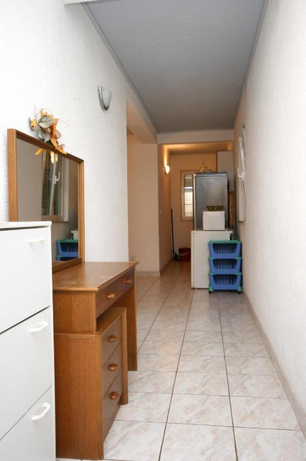 Apartments By The Sea Promajna, Makarska - 2673 Bagian luar foto