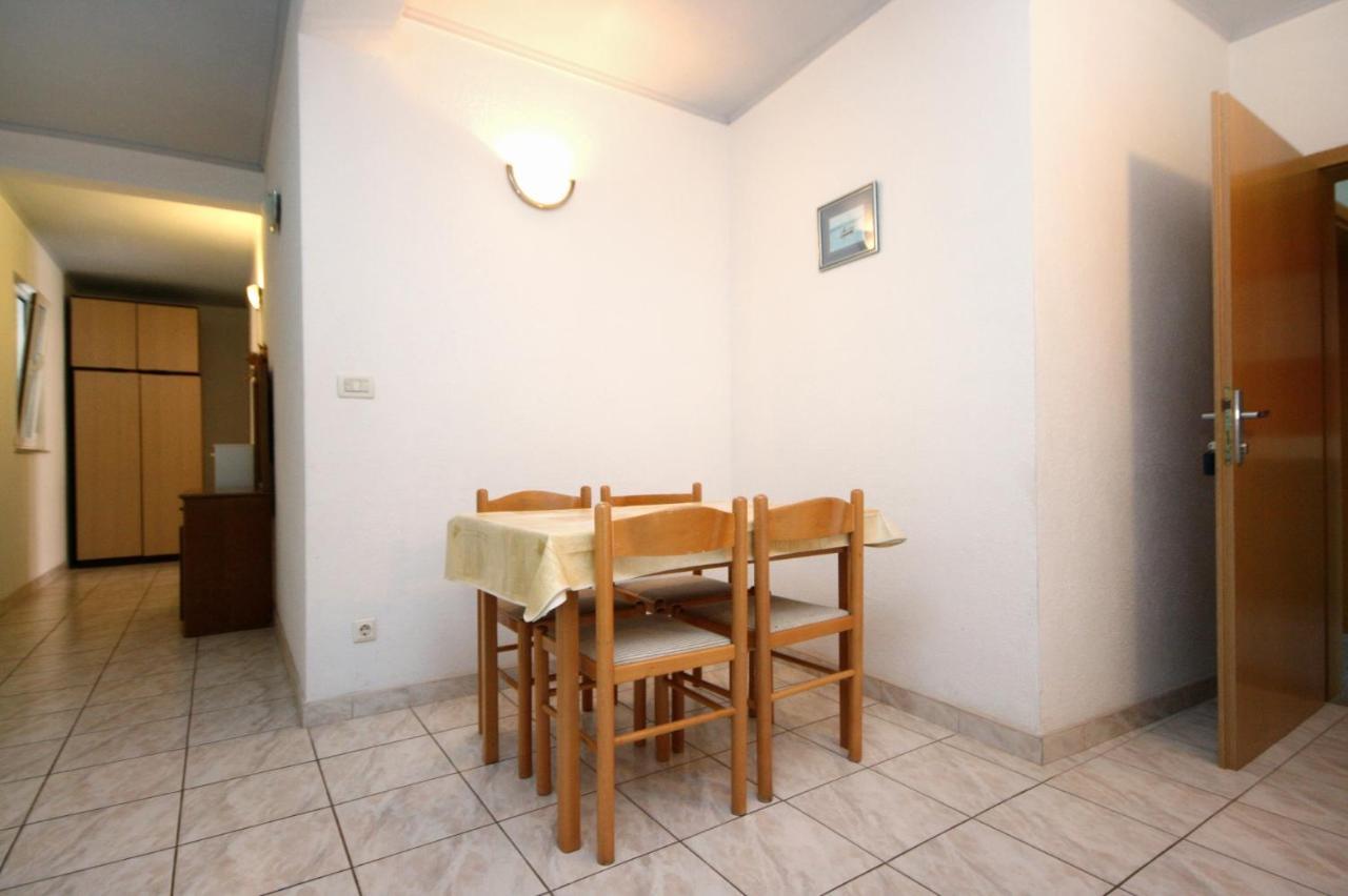 Apartments By The Sea Promajna, Makarska - 2673 Bagian luar foto